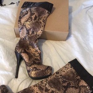 CHARLOTTE RUSSE KNEE HIGH BOOTS
